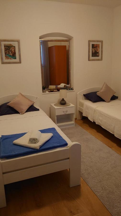 Apartments Tulipan - With Free Private Parking Garage Mostar Exterior foto
