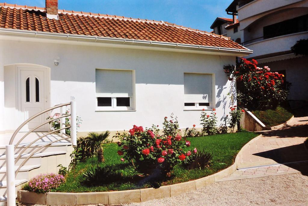 Apartments Tulipan - With Free Private Parking Garage Mostar Exterior foto